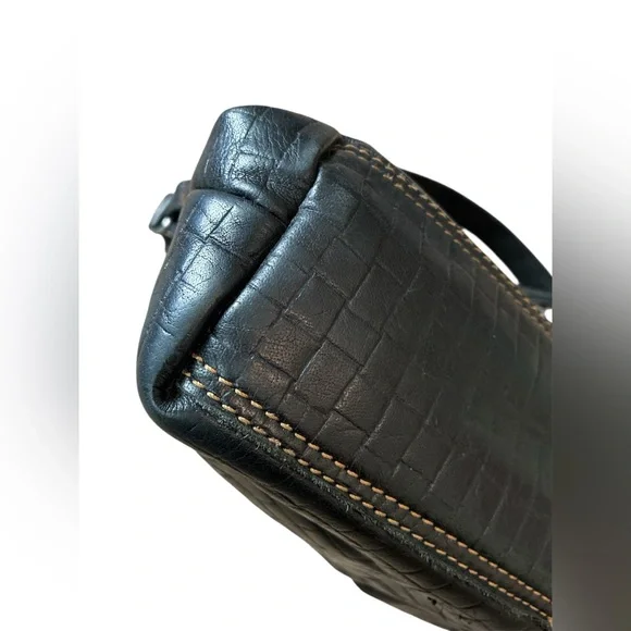 Jack Georges Faux Woven Buffalo Leather Adjustable Shoulder Crossbody Bag. - Picture 12 of 15